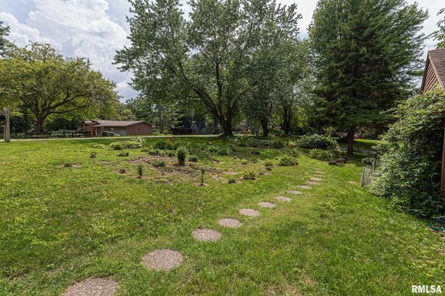 28018 230TH Street, Le Claire, IA 52753