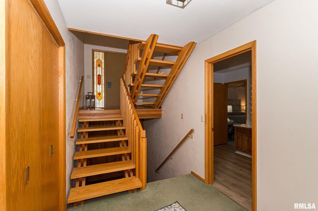 28018 230TH Street, Le Claire, IA 52753