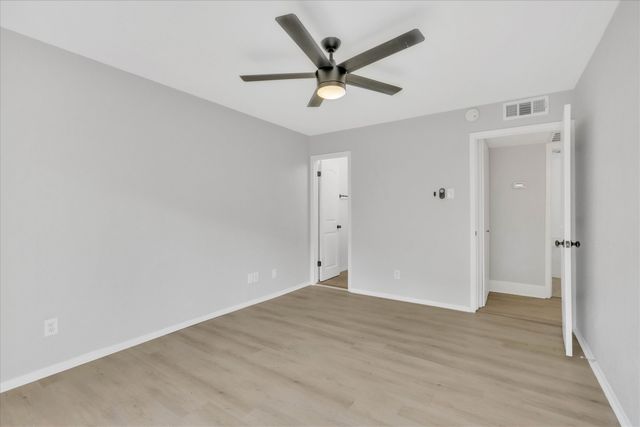 5926 Sandhurst Lane 123, Dallas, TX 75206