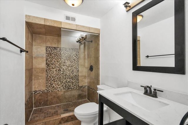 5926 Sandhurst Lane 123, Dallas, TX 75206