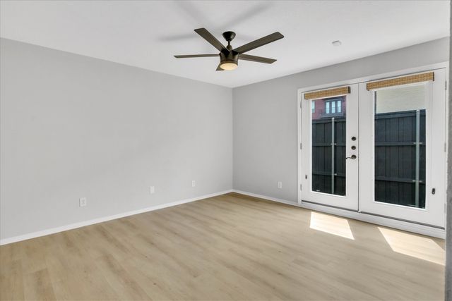 5926 Sandhurst Lane 123, Dallas, TX 75206