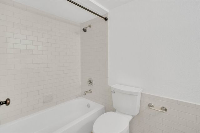 5926 Sandhurst Lane 123, Dallas, TX 75206