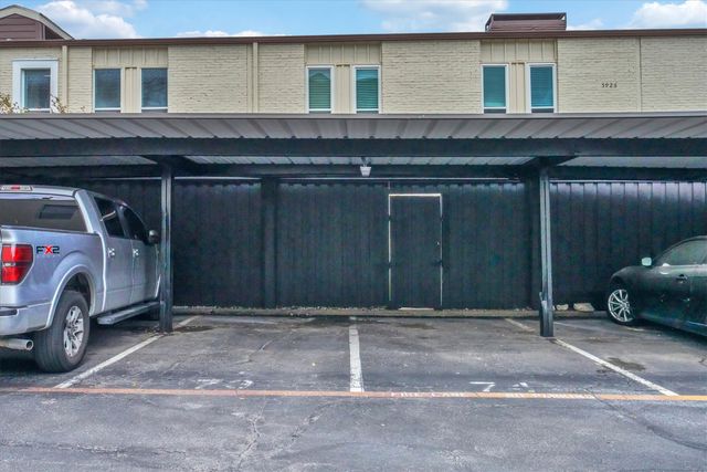 5926 Sandhurst Lane 123, Dallas, TX 75206