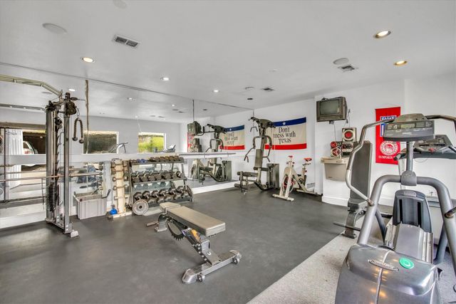 5926 Sandhurst Lane 123, Dallas, TX 75206