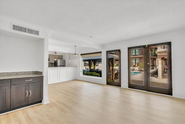 5926 Sandhurst Lane 123, Dallas, TX 75206