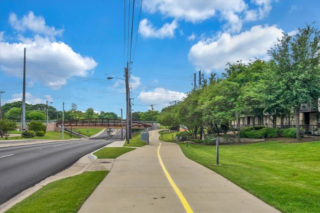 5926 Sandhurst Lane 123, Dallas, TX 75206