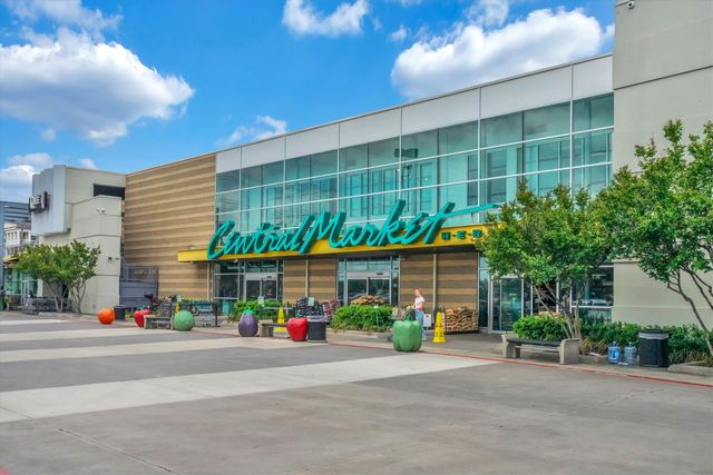 5926 Sandhurst Lane 123, Dallas, TX 75206