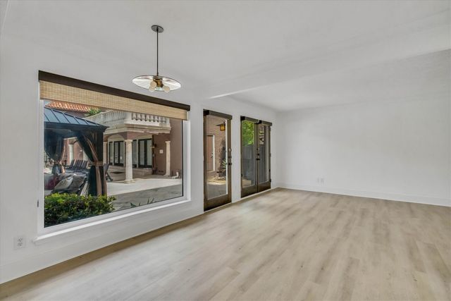 5926 Sandhurst Lane 123, Dallas, TX 75206