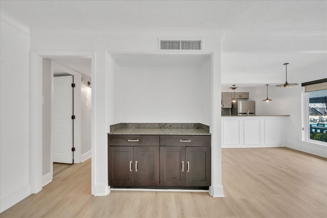 5926 Sandhurst Lane 123, Dallas, TX 75206