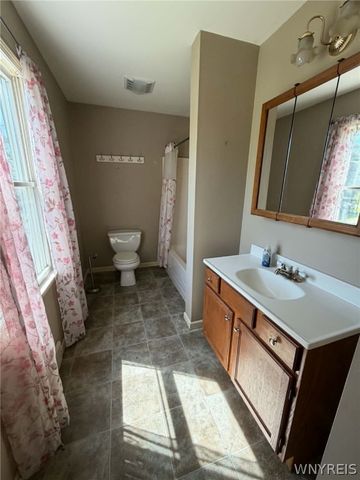 3454 Murphy Road, Newfane, NY 14108