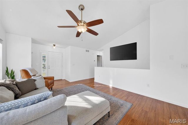 4 Huntington Place Drive, Glen Carbon, IL 62034