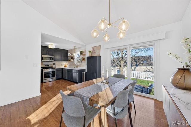 4 Huntington Place Drive, Glen Carbon, IL 62034