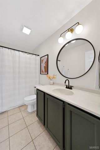 4 Huntington Place Drive, Glen Carbon, IL 62034