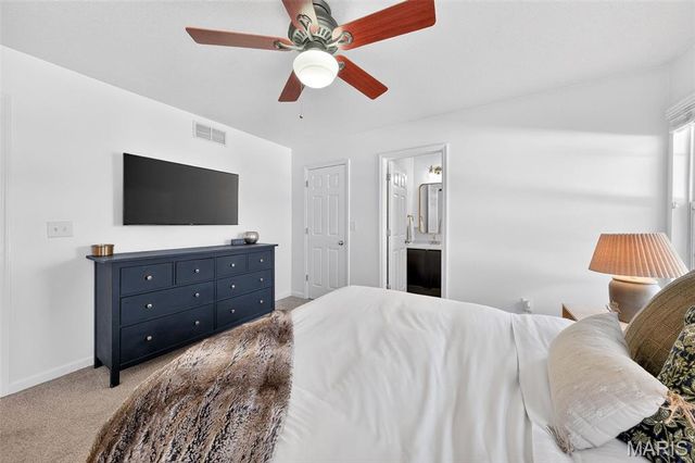 4 Huntington Place Drive, Glen Carbon, IL 62034