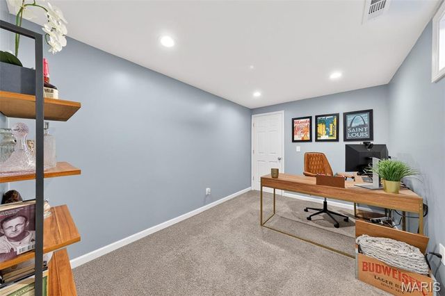 4 Huntington Place Drive, Glen Carbon, IL 62034