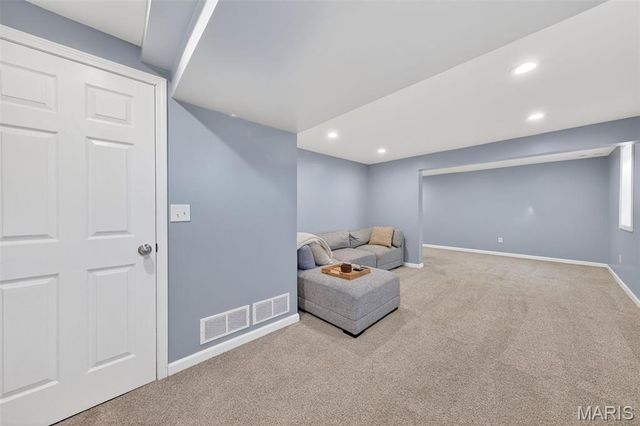 4 Huntington Place Drive, Glen Carbon, IL 62034