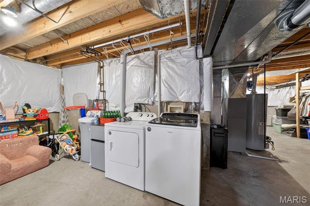 4 Huntington Place Drive, Glen Carbon, IL 62034