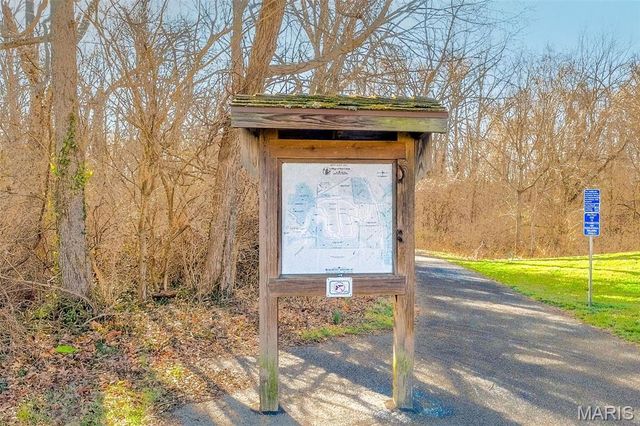 4 Huntington Place Drive, Glen Carbon, IL 62034