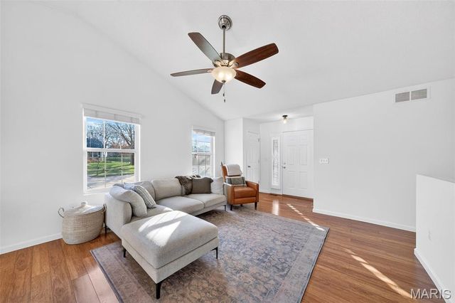 4 Huntington Place Drive, Glen Carbon, IL 62034