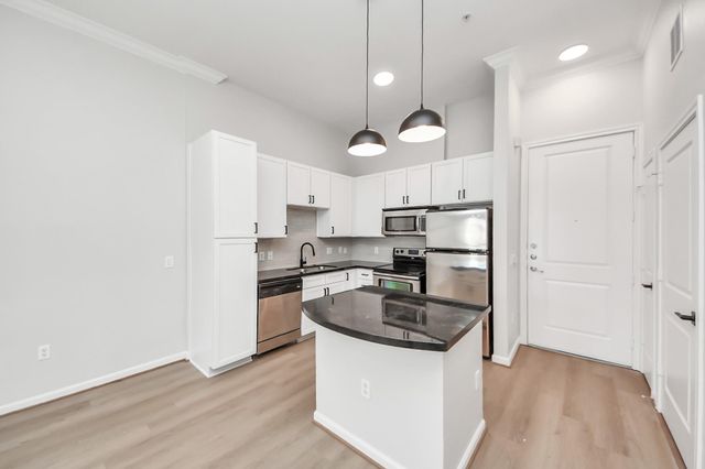 6363 San Felipe Street 332, Houston, TX 77057