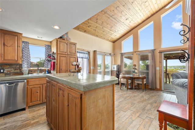 185 Lakeview Drive, Coleman, TX 76834