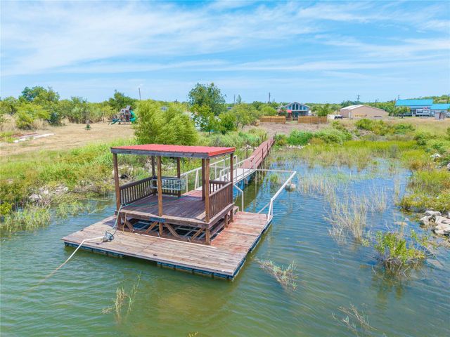185 Lakeview Drive, Coleman, TX 76834