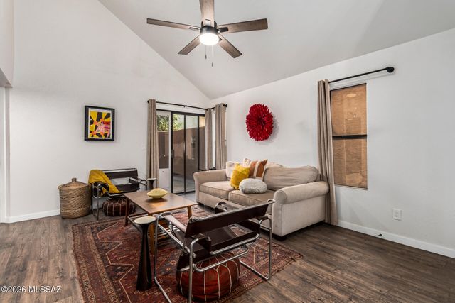 1433 W Calle Plomo, Tucson, AZ 85745