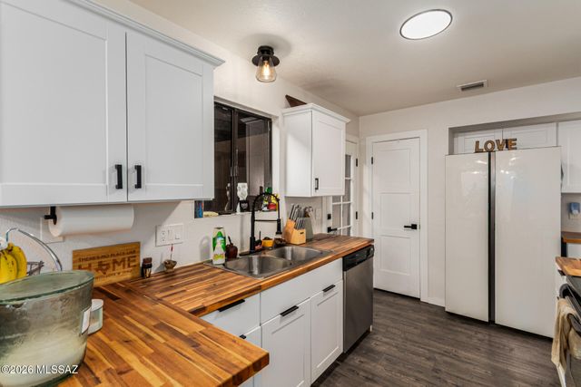 1433 W Calle Plomo, Tucson, AZ 85745