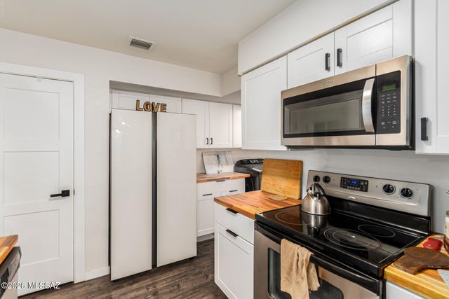 1433 W Calle Plomo, Tucson, AZ 85745