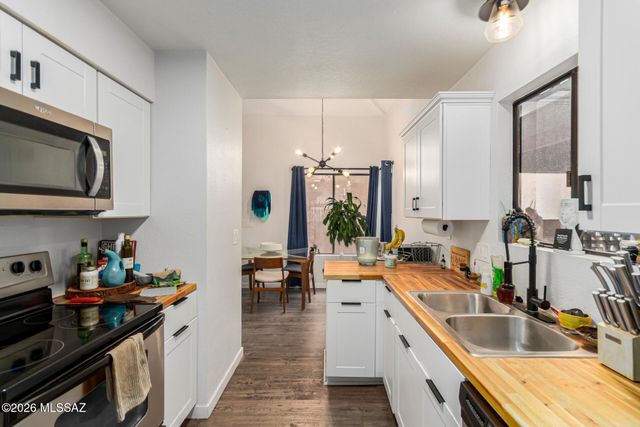 1433 W Calle Plomo, Tucson, AZ 85745