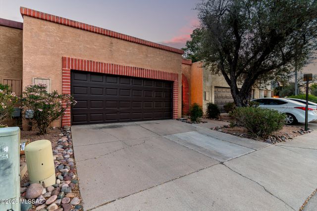 1433 W Calle Plomo, Tucson, AZ 85745