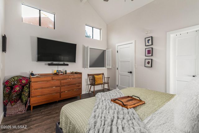 1433 W Calle Plomo, Tucson, AZ 85745