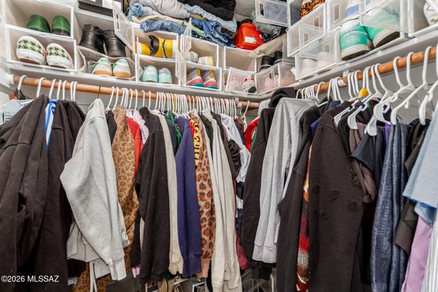 1433 W Calle Plomo, Tucson, AZ 85745