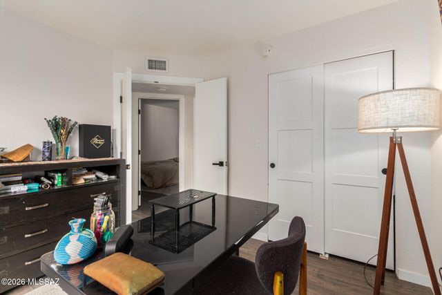 1433 W Calle Plomo, Tucson, AZ 85745