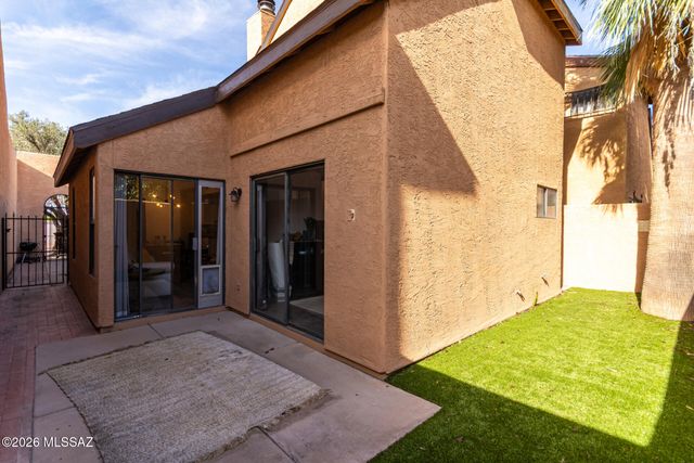 1433 W Calle Plomo, Tucson, AZ 85745