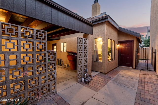 1433 W Calle Plomo, Tucson, AZ 85745