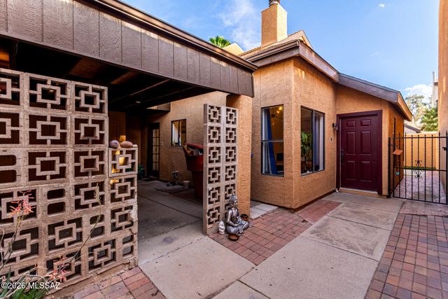 1433 W Calle Plomo, Tucson, AZ 85745