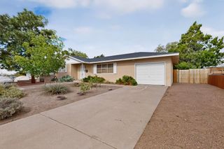 6001 Woodford Place NE, Albuquerque, NM 87110