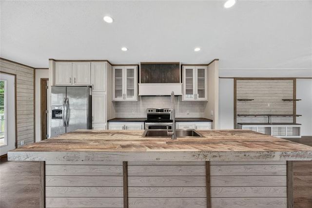 2659 JACKSONVILLE Road, Tallapoosa, GA 30176