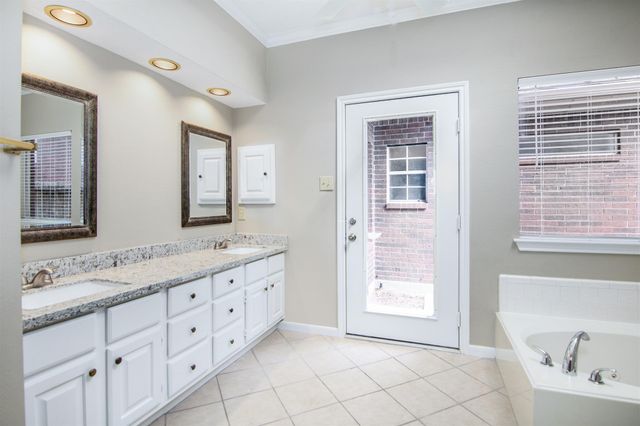 15118 Greenleaf Lane, Houston, TX 77062