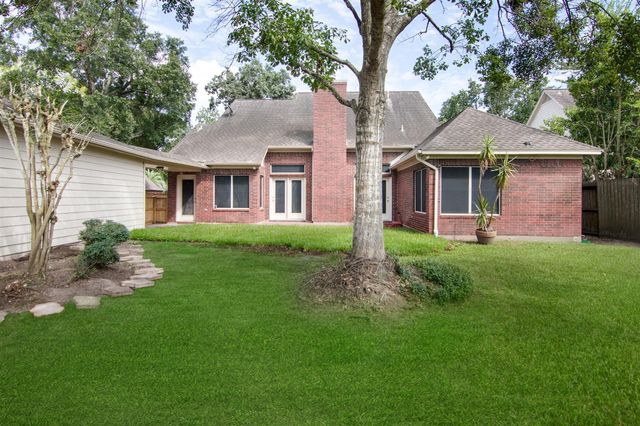 15118 Greenleaf Lane, Houston, TX 77062