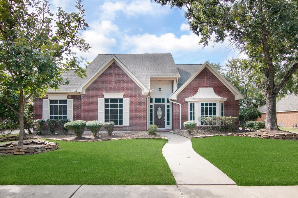 15118 Greenleaf Lane, Houston, TX 77062