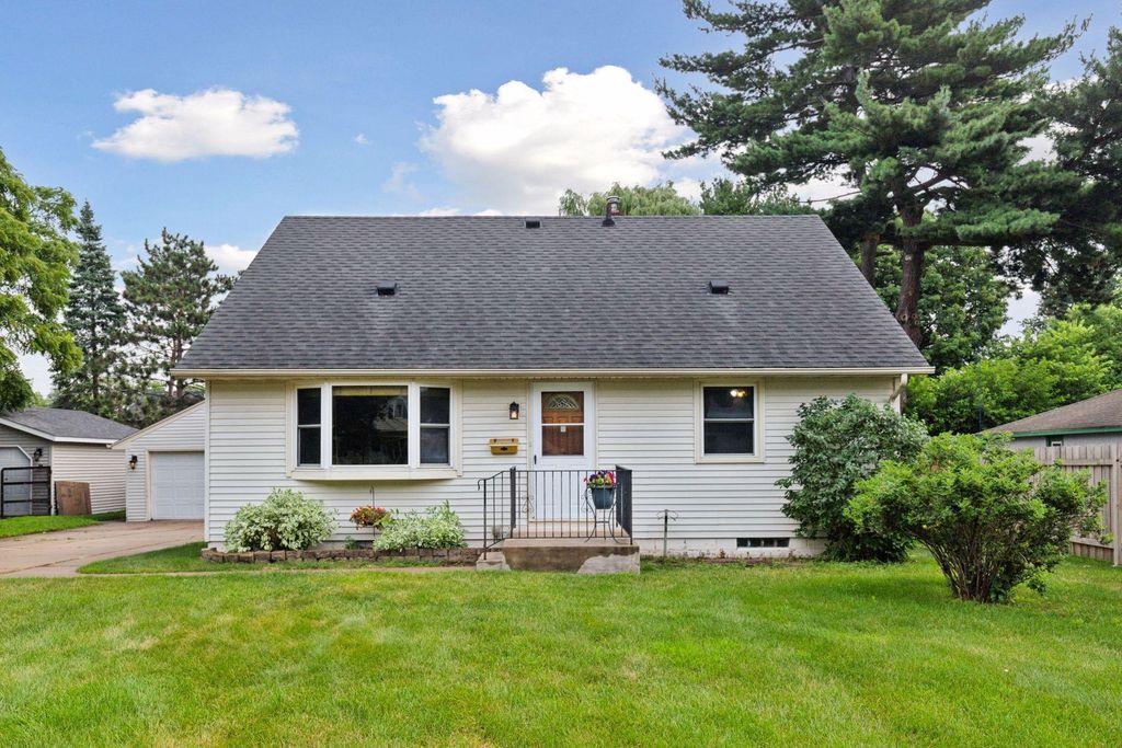 6128 Aldrich Avenue N, Brooklyn Center, MN 55430