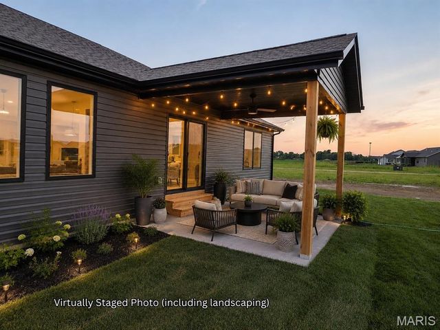 304 Rumsfeld Drive, Troy, IL 62294