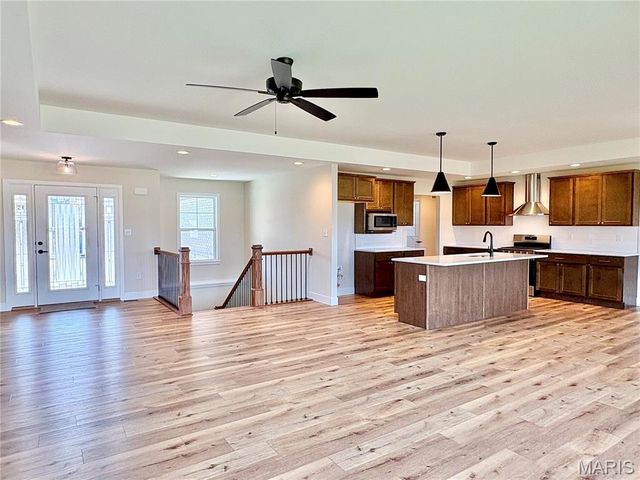 304 Rumsfeld Drive, Troy, IL 62294