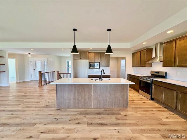 304 Rumsfeld Drive, Troy, IL 62294