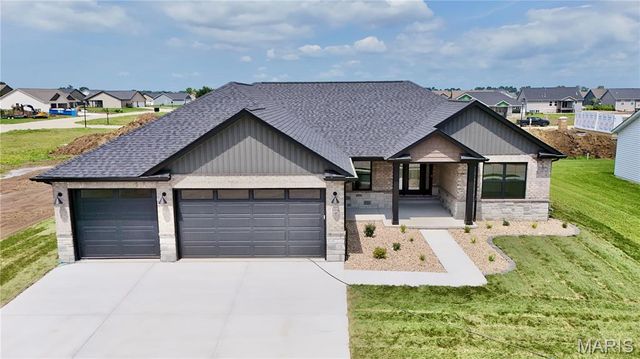 304 Rumsfeld Drive, Troy, IL 62294
