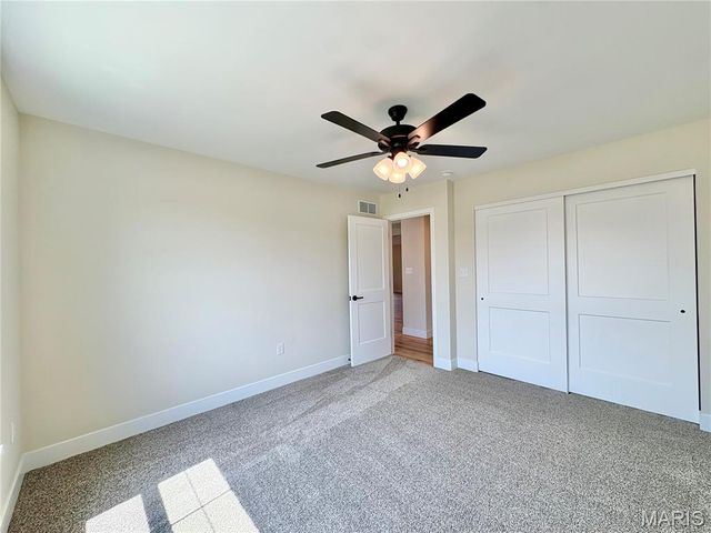 304 Rumsfeld Drive, Troy, IL 62294