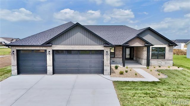 304 Rumsfeld Drive, Troy, IL 62294
