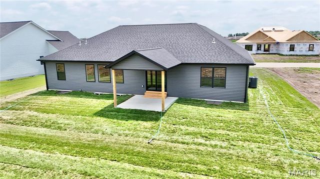 304 Rumsfeld Drive, Troy, IL 62294